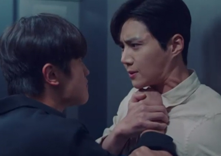 김선호 "내가 자기 형을 죽였대" 충격 과거의 전말은 (스타트업)