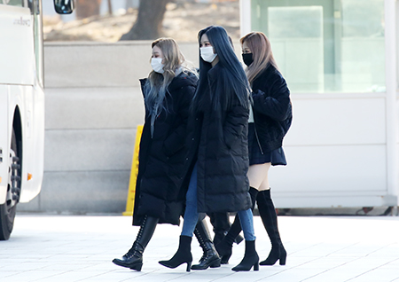 [포토] 에스파 윈터-카리나-지젤, 남다른 아우라