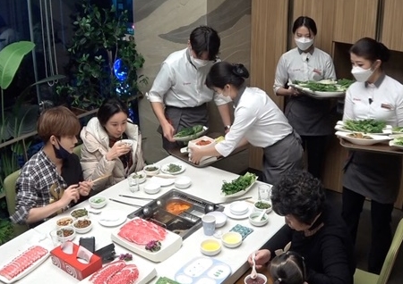 '아내의 맛' 함소원·진화, 또 갈등…나이 어린 여성과 스킨십?