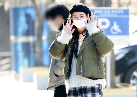 [포토] 주이, 귀여운 출근길 패션