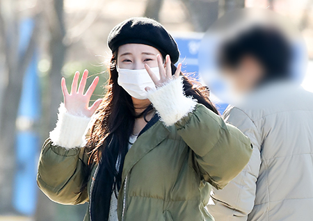 [포토] 주이, 깜찍한 손인사