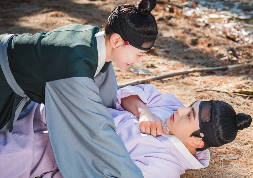 '암행어사' 김명수·권나라, 심상치 않은 분위기..관계 진전되나