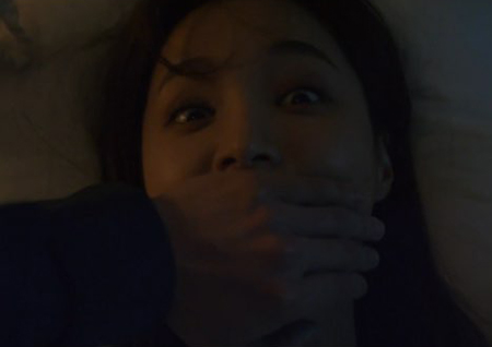 ‘바람피면’ 조여정, 흥신소 명함 손에 들고 “사람은 죽일 수 있을까” ‘섬뜩’ [re뷰]