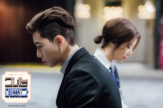 [드라마 대 드라마] '타인'이 되고 싶은 두 여자, <불야성> VS <그녀는 예뻤다> 
