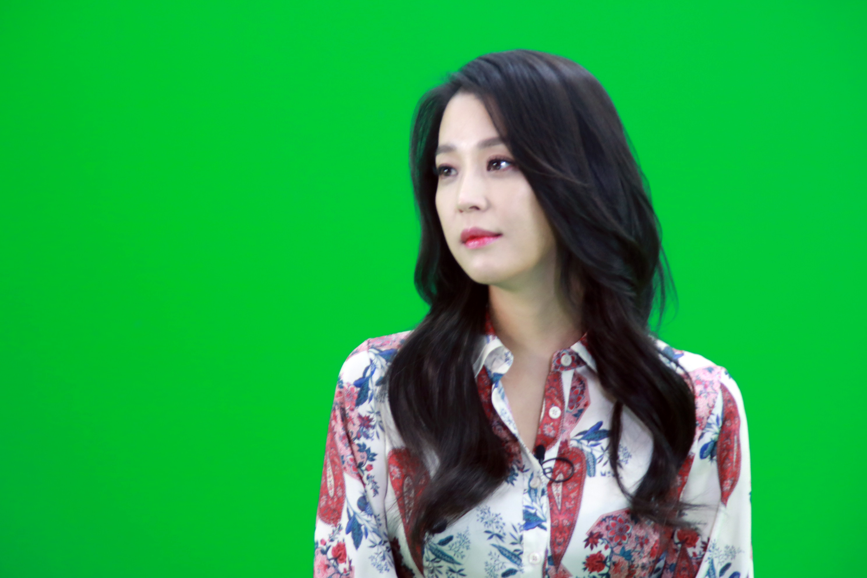 한고은, 비하인드까지 예쁜 '착한 재능기부 천사'
