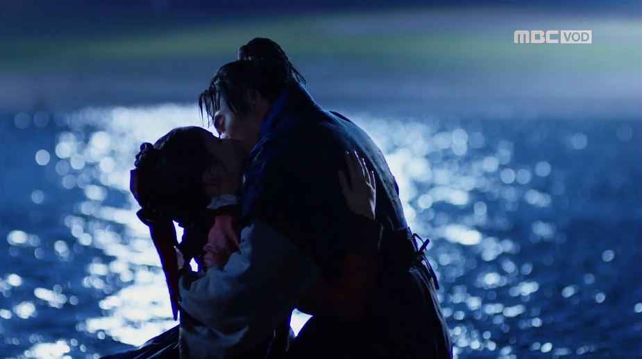 [군주 리뷰] 유승호♥김소현 사랑 확인 ‘키스’··· 불안해진 엘, 선전포고!