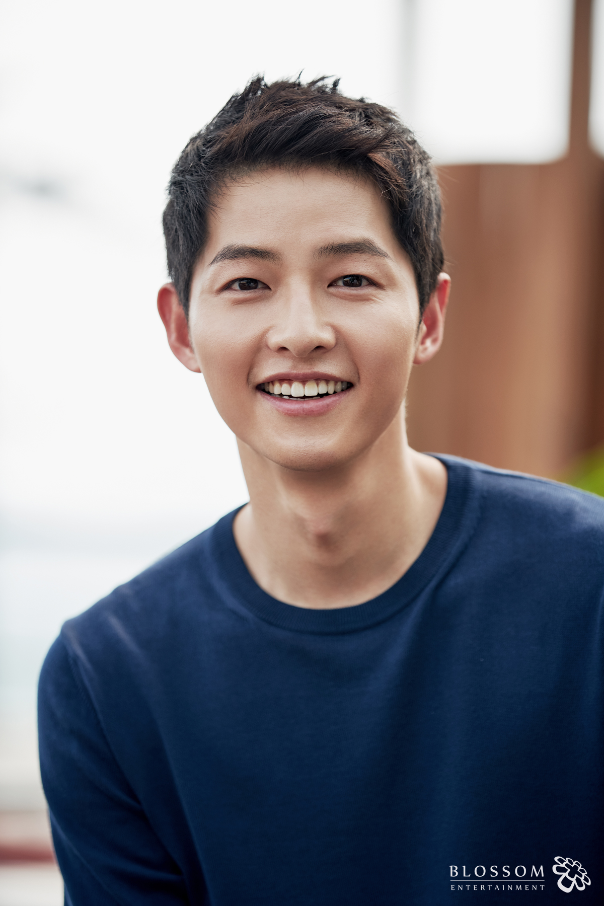 人스타] 송중기 