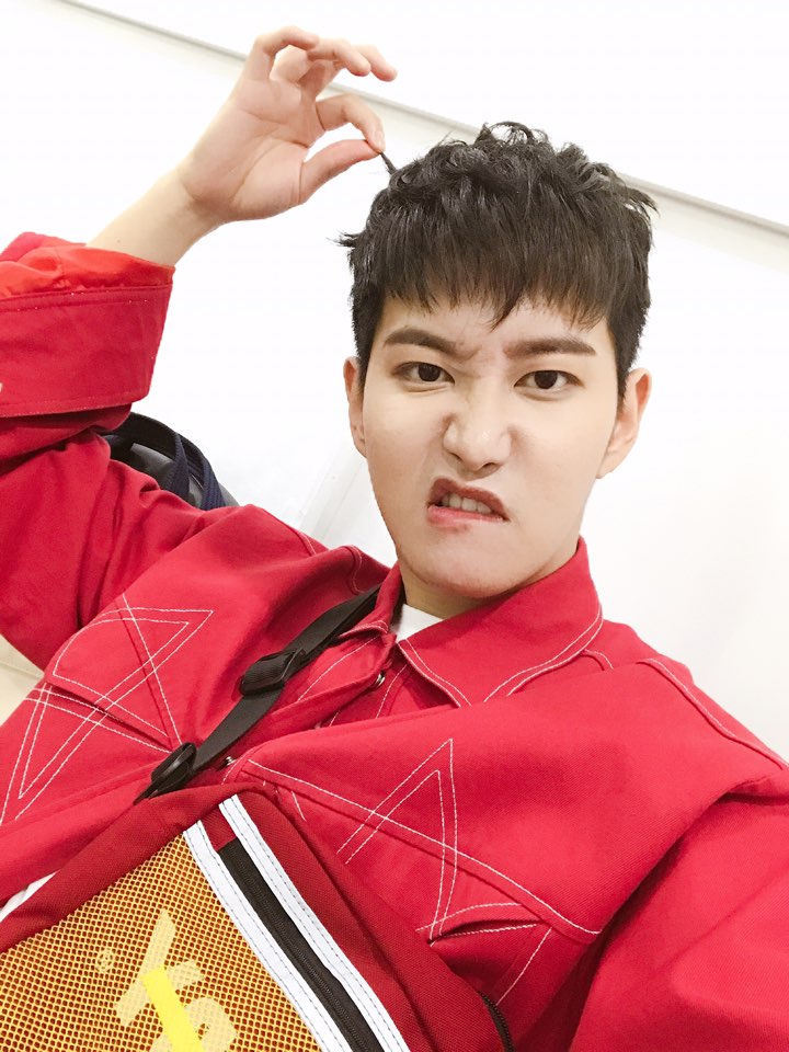 블락비 비범, 더 잘생겨진 훈훈 외모…미공개 셀카 공개 블락비 비범, 더 잘생겨진 훈훈 외모…미공개 셀카 공개
