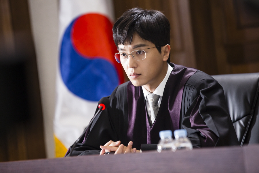 연우진, 천직이 판사였다?! 연우진 표 ‘사이다 강펀치’ 판결!