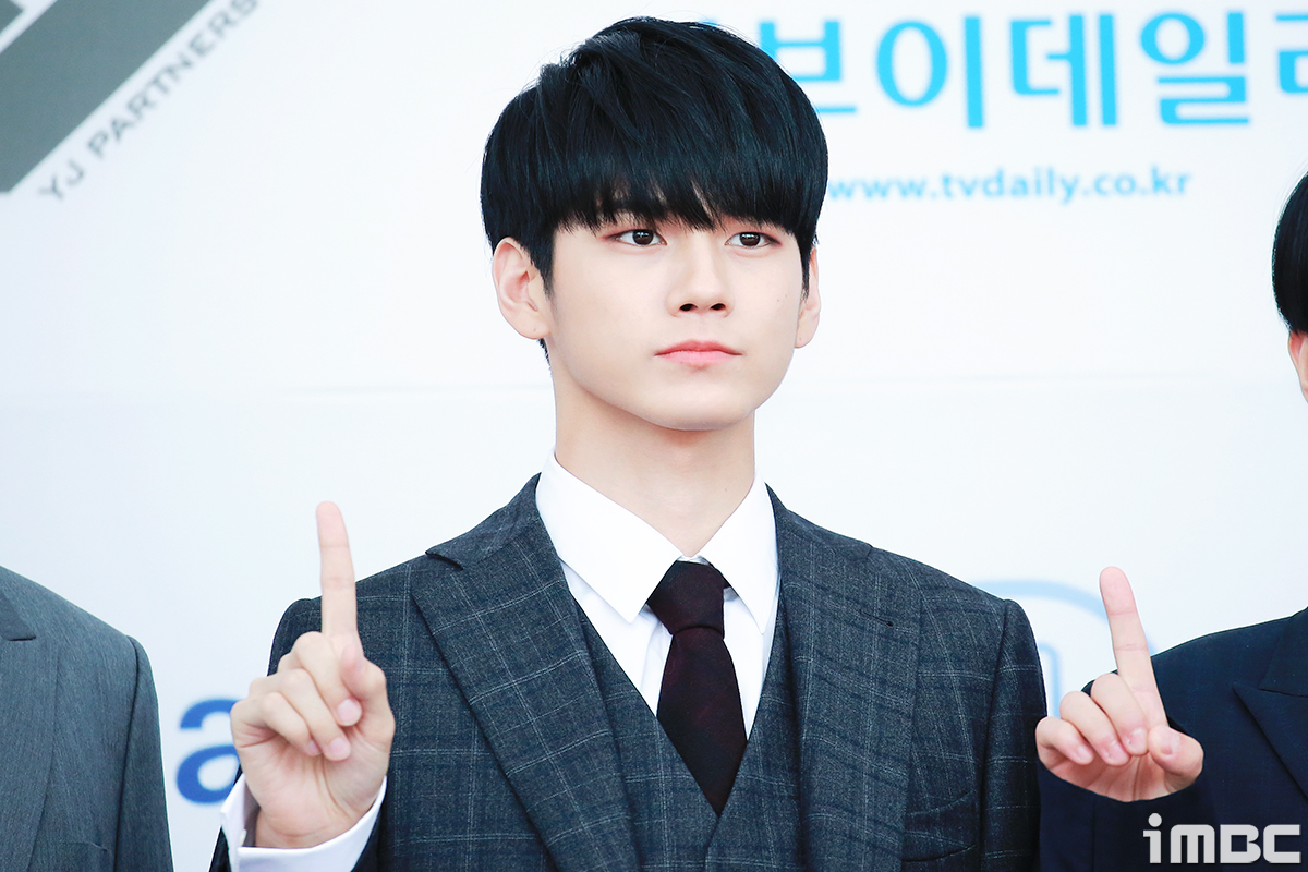 [포토] 워너원 옹성우, 손 끝까지 완벽한 옹자님