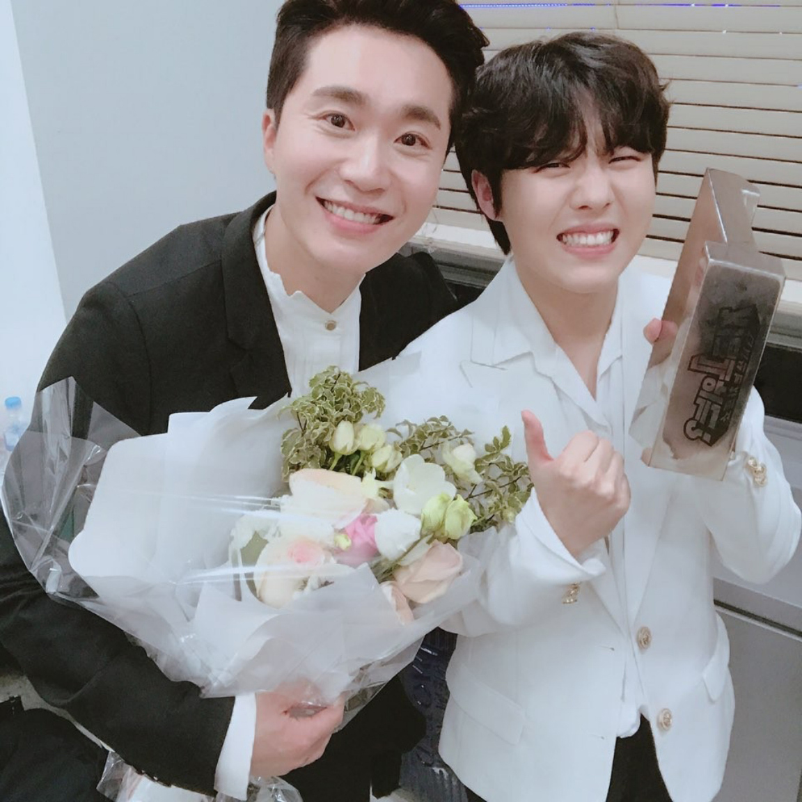‘다시 쓰는 차트쇼’ 유승우, 조성모와 환상적인 ‘To Heaven' 듀엣 무대... “레전드 무대 선사”