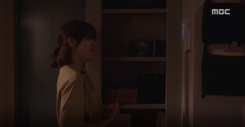 ‘봄밤’ 정해인, 한지민 향해 한달음에 달려가 ‘달콤한 키스’