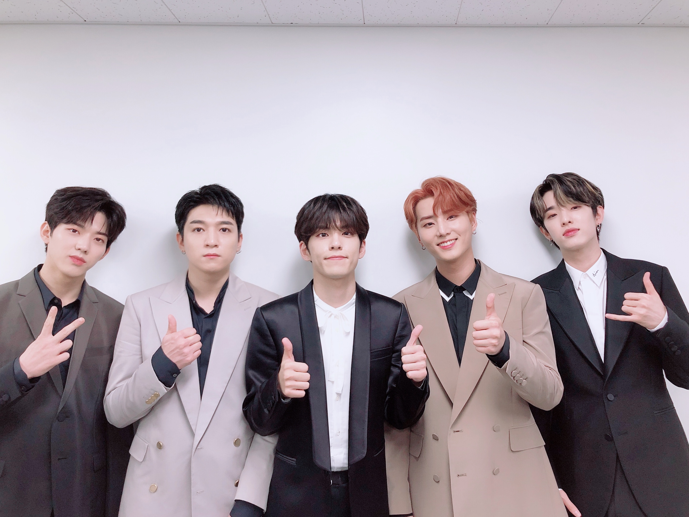 DAY6, 'MGMA'서 2년 연속 밴드상 수상! 'K팝 대표 밴드' 위상 입증