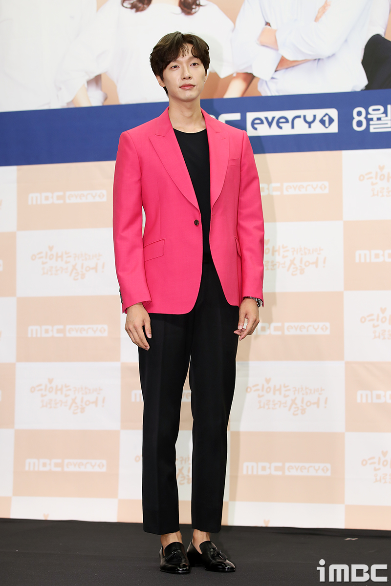 [포토] 지현우, 압도적인 비율