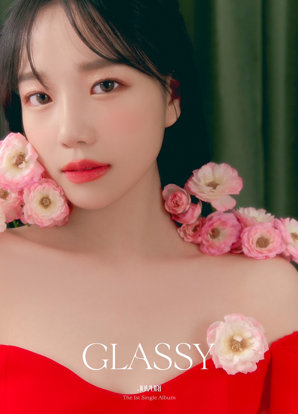 조유리, 단발로 변신 '컨셉 요정' 등극