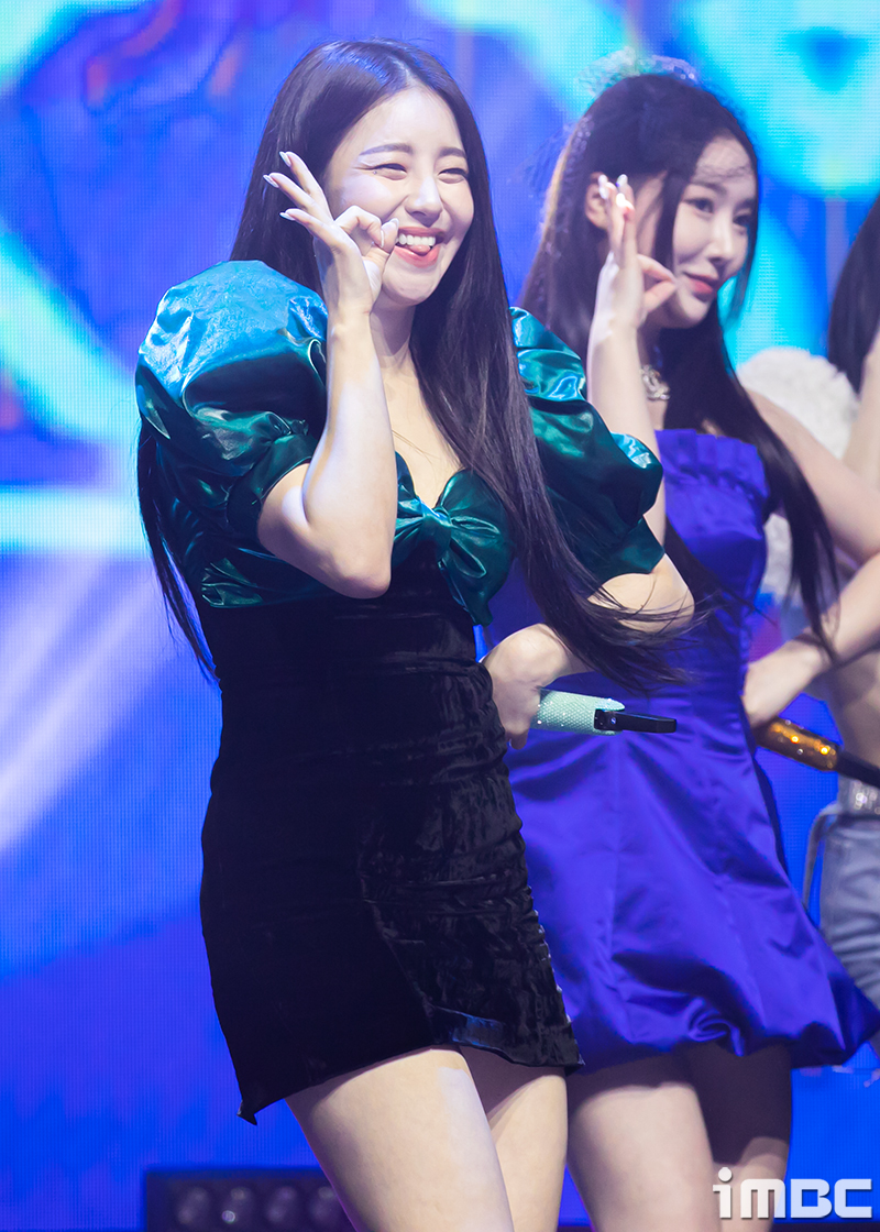 [포토] 브레이브걸스 유정, '땡큐 코북~'