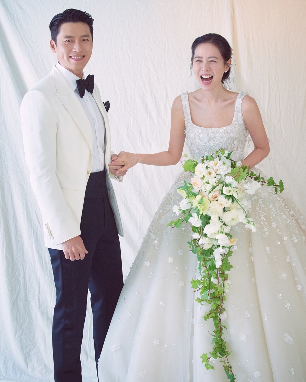 Hyun Bin and Son Ye Jin s Wedding Pictorial Unveiled - 35