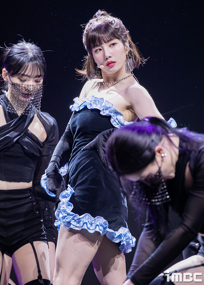 움짤] 권은비, 내 컬러는 '블랙스완' 매혹컬러