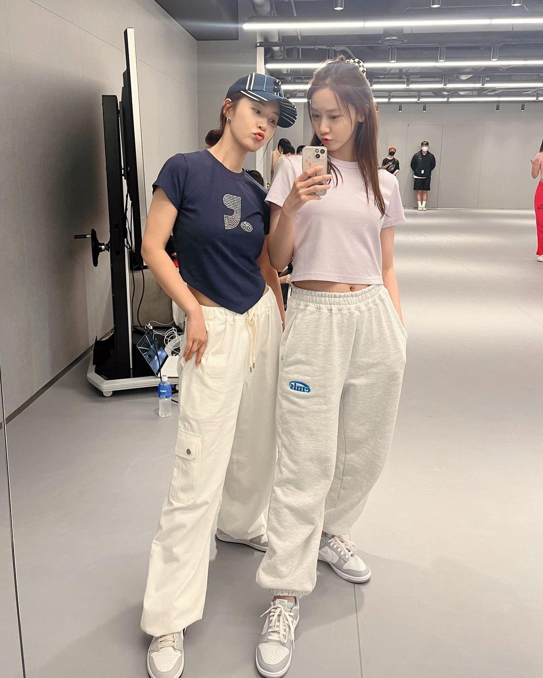 소녀시대 윤아, 유리와 함께 뽐낸 힙한 바이브 [인스타]