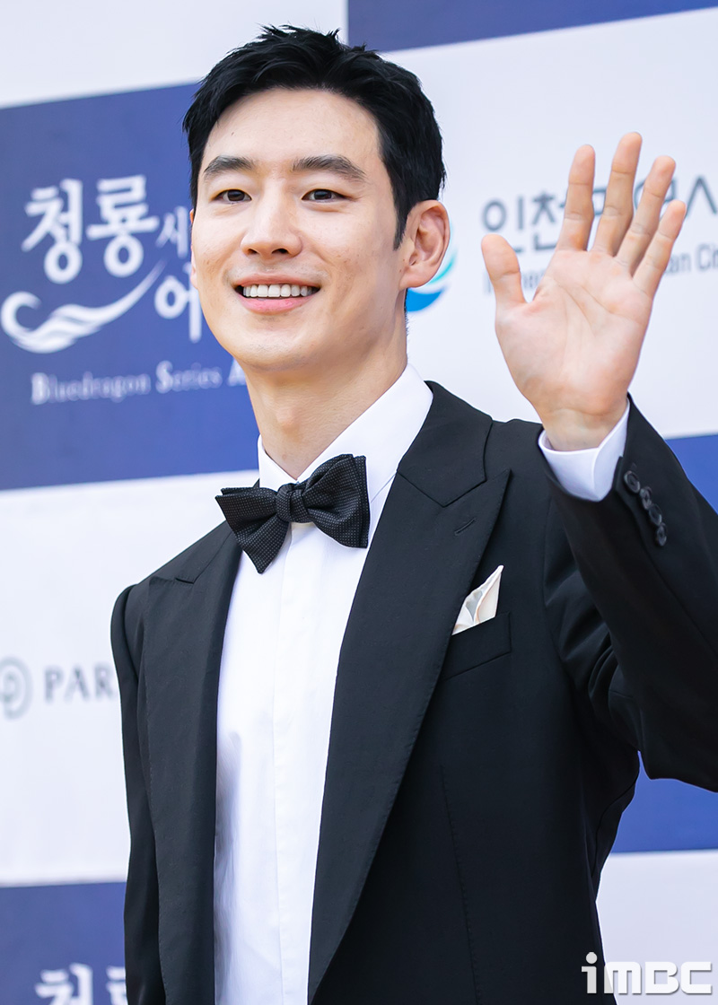 lee je hoon real estate