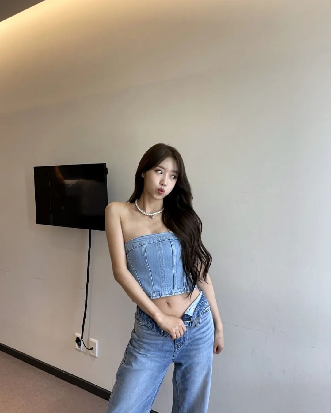 이미주, 무더위 시원하게 날리는 명품 섹시美 [인스타]