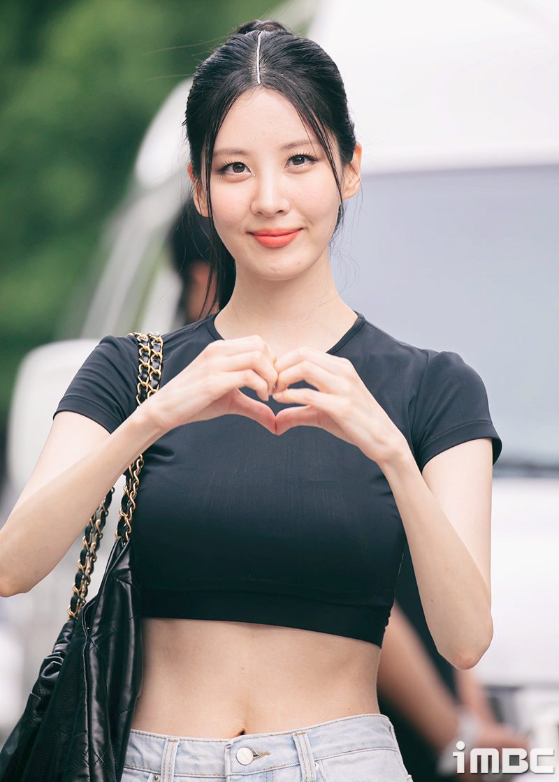 [움짤] 서현, 시크 섹시 고탄력 복근