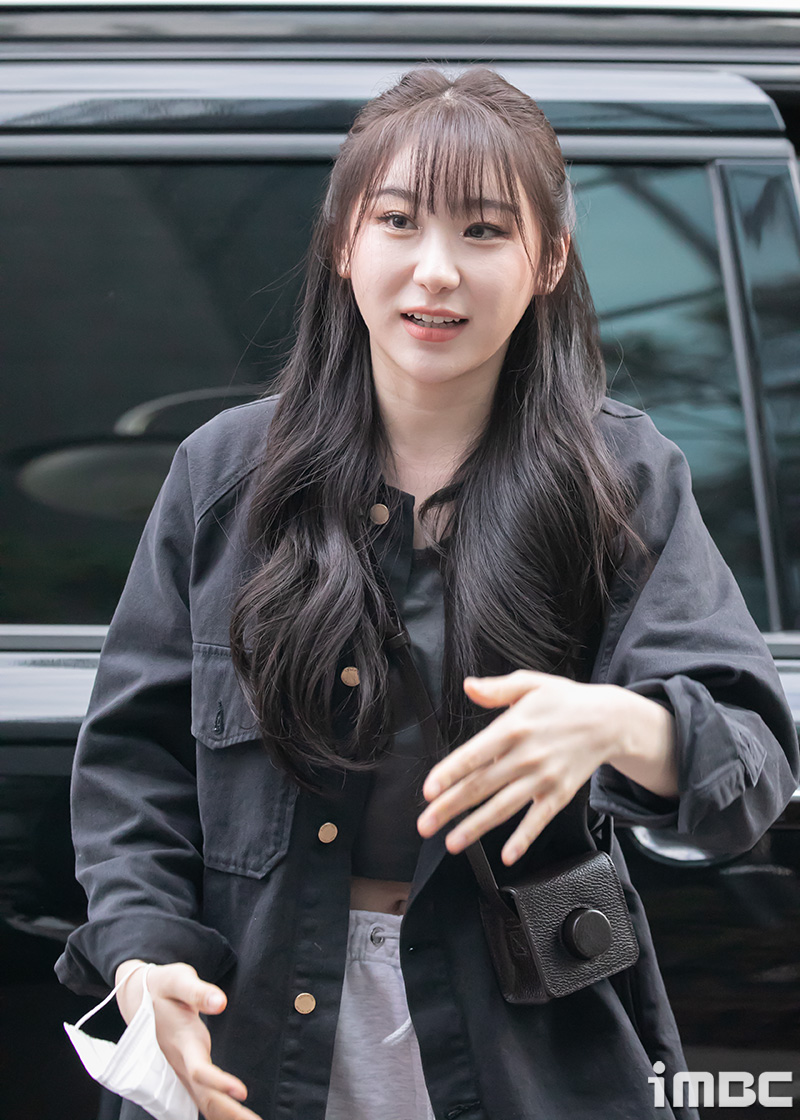 포토] 이채연, 큐티 뱀파이어 | MBC연예 | 만나면 좋은 친구 MBC