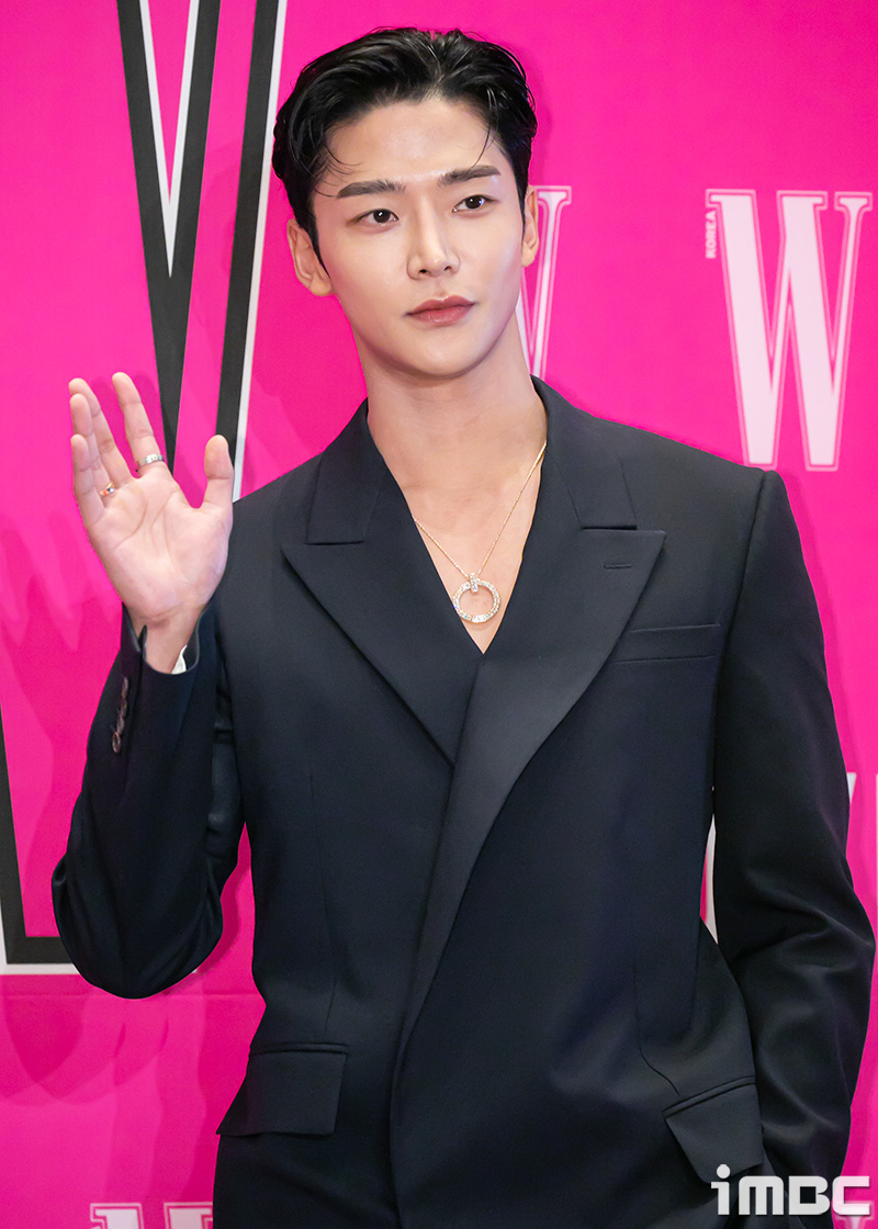 Rowoon in Talks to Lead New Historical Drama by 'The Slave Hunters ...