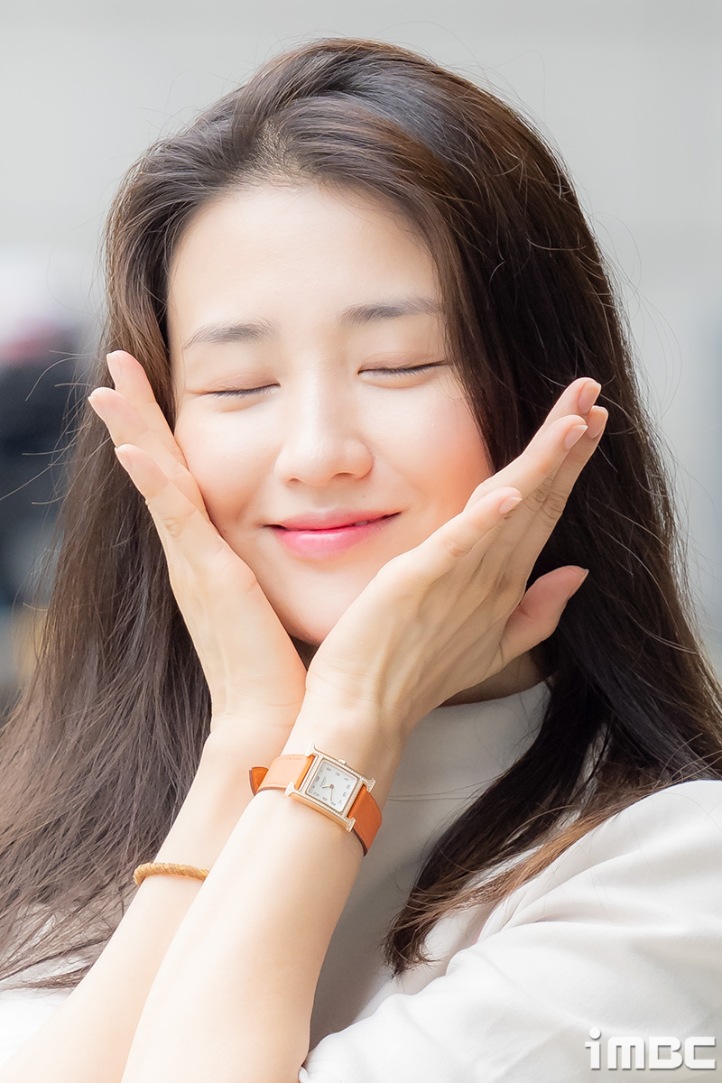 [포토] 박하선, '핑크빛 출근길'