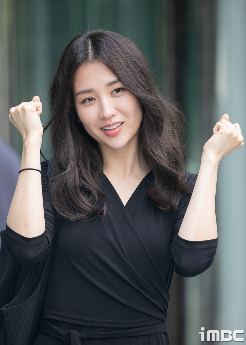[포토] 박하선, 영화 시사 기대하세요