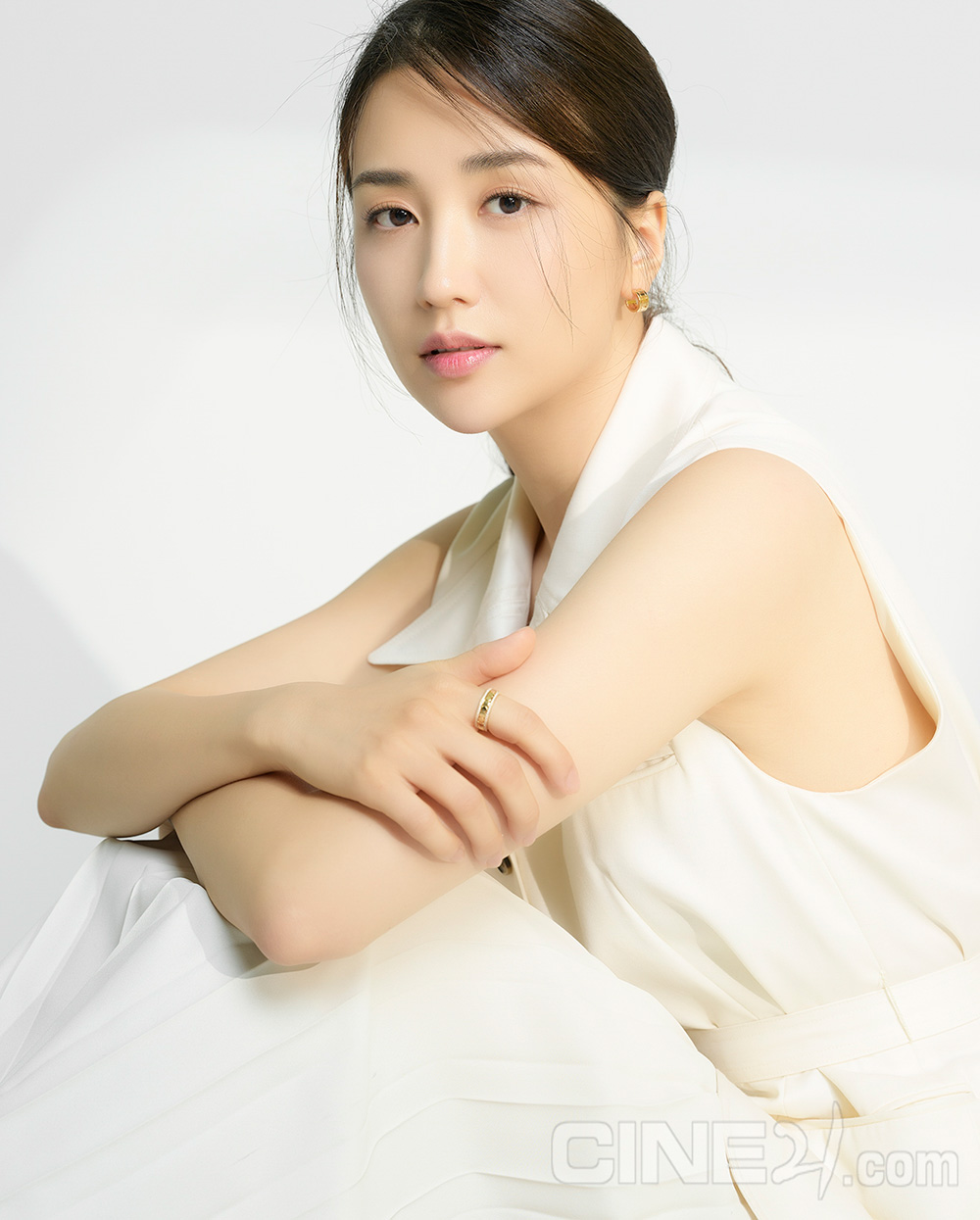 박하선, 고혹적 아우라+우아함…어디로 가고 싶으신가요?