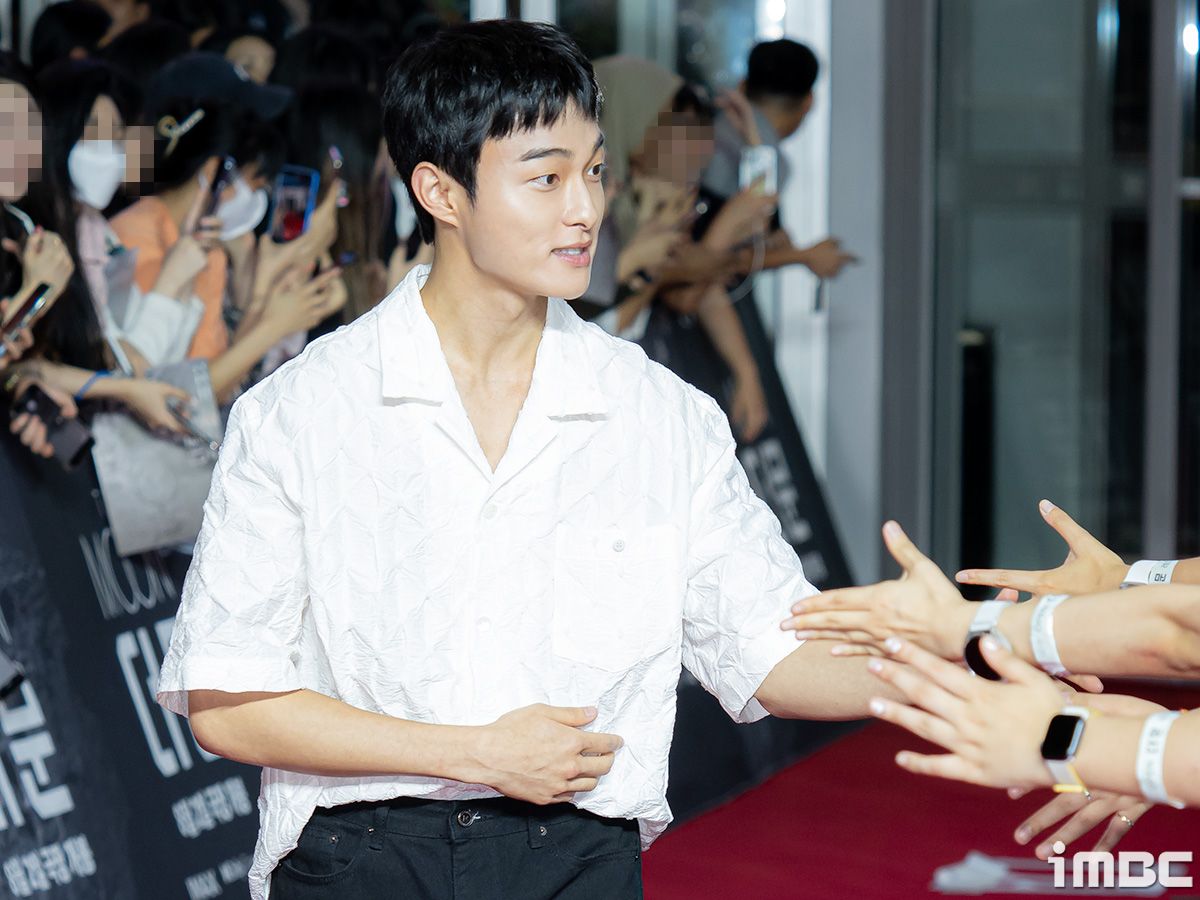 [포토] 윤찬영,'실패없는 블랙 앤 화이트'