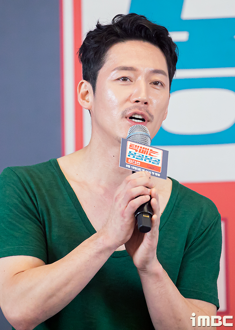 [포토] 장혁, 몽골이니까 나만 '초원' 처럼 입었는데