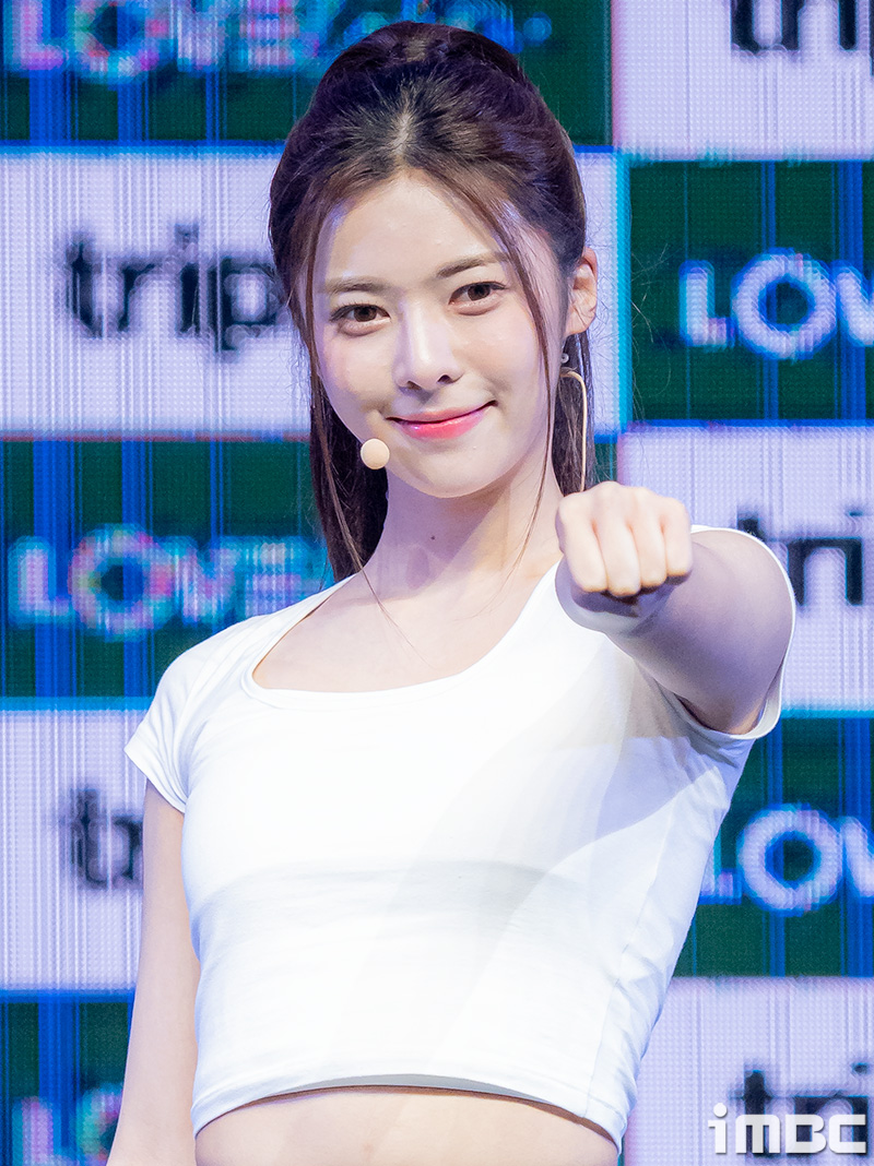 [포토] 러블루션 다현, '너 내 동료가 되라'