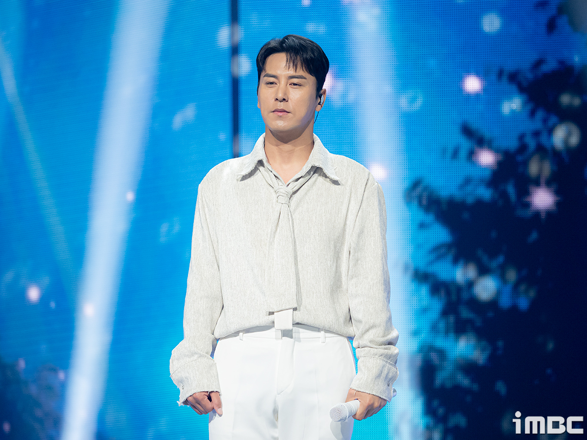 [포토] 장민호, '가슴을 울리는 노래'
