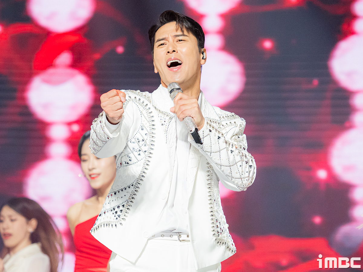 [포토] 장민호, '정열적 무대'