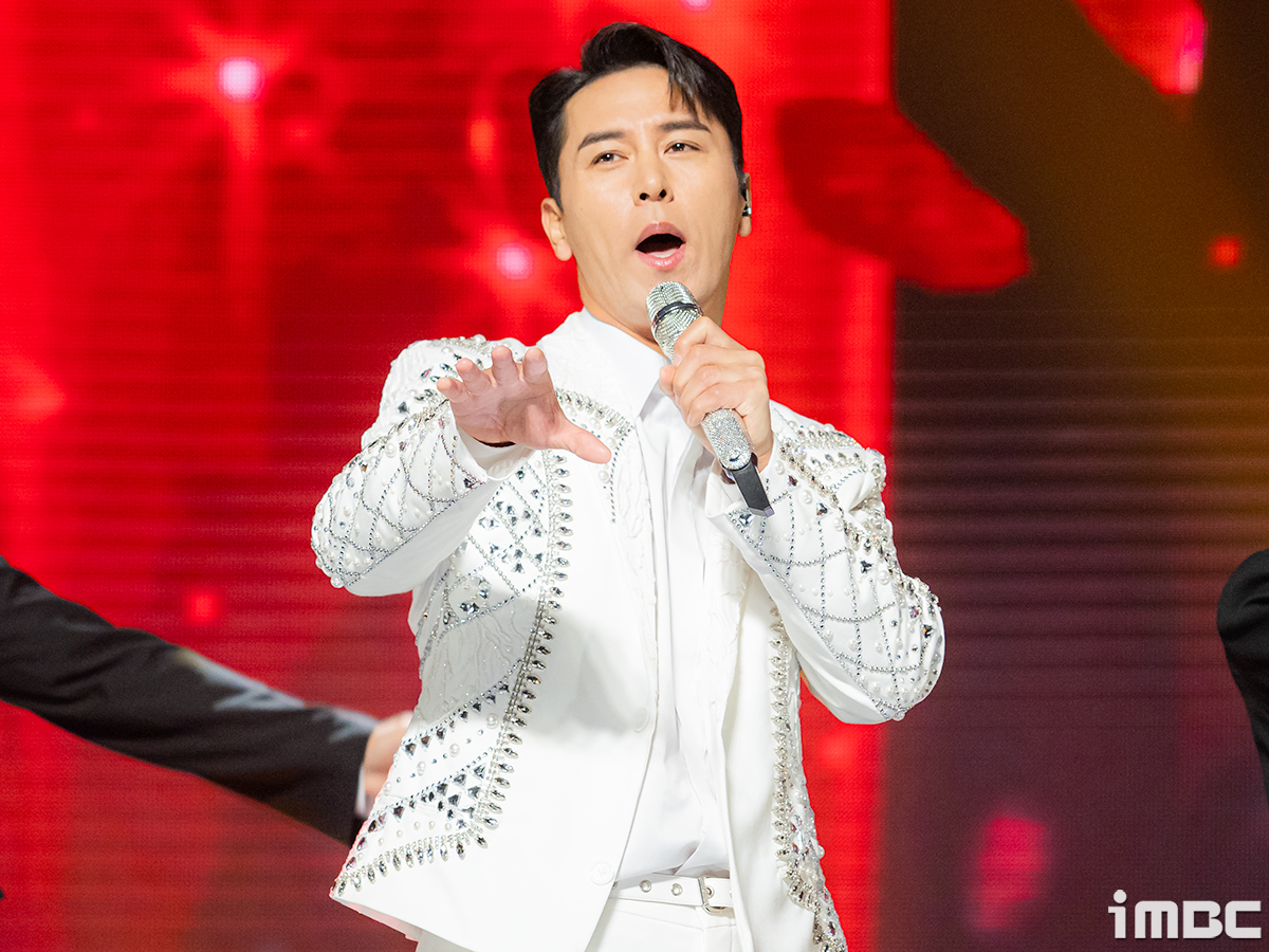 [포토] 장민호, '정열적 무대'