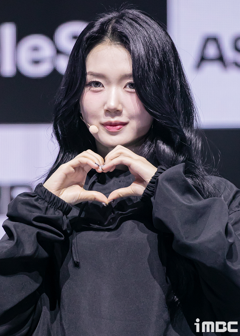 포토] 트리플에스 공유빈, 하트 공유