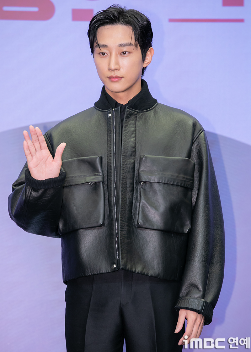 [포토] 진영, 늠름한 하트
