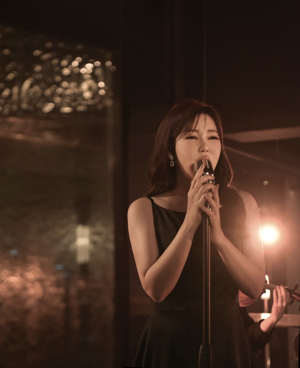 송가인, 유튜브→음원차트 올킬…‘눈물이 난다’ 100만뷰 돌파