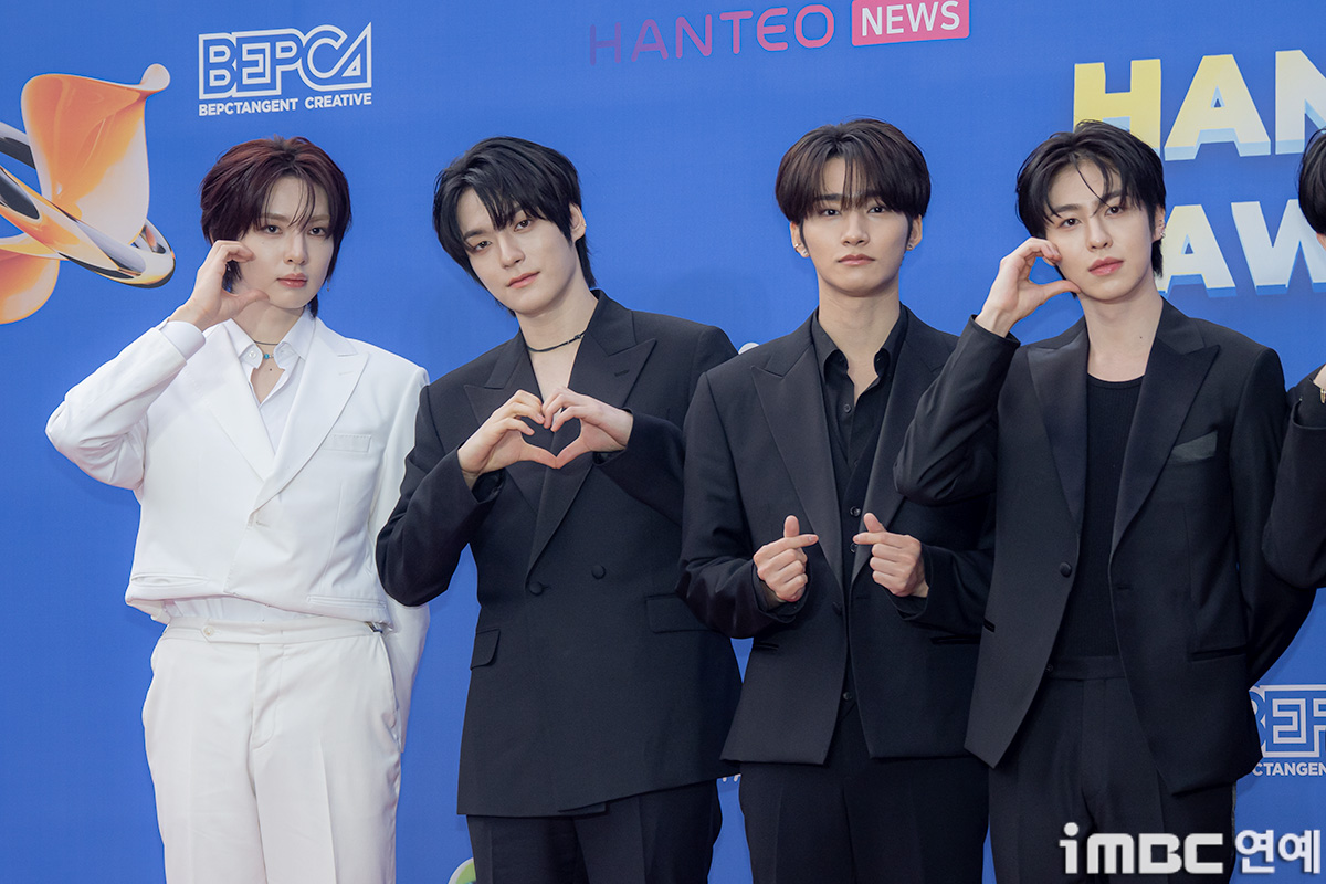 블랙엔화이트 이미지