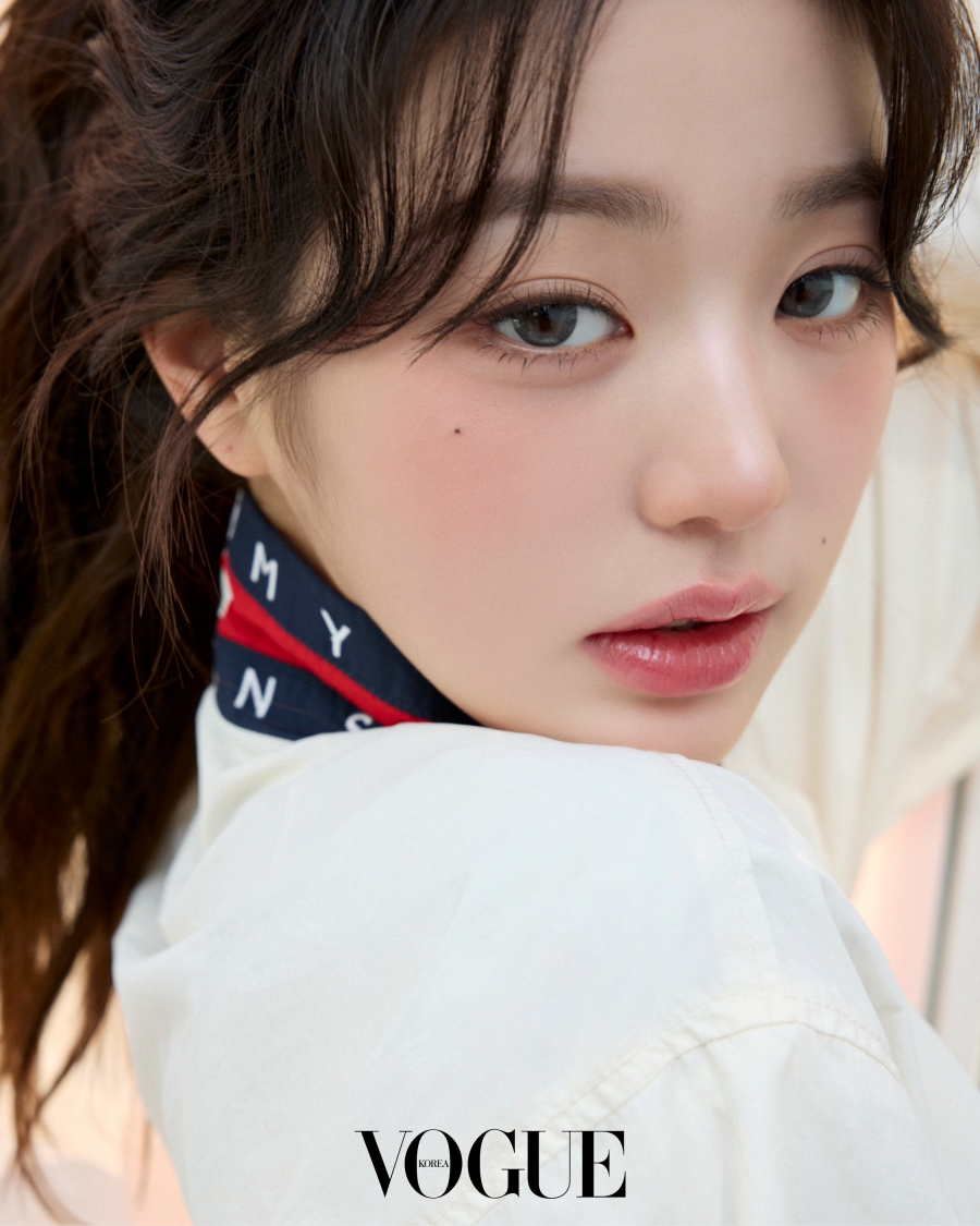 '럭키비키' 장원영, 캠퍼스 여신 비주얼…2년 연속 '여성 리더' 선정 [화보]