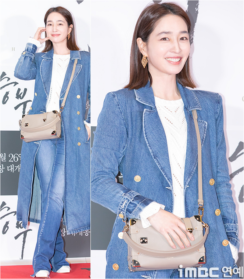 [포토] 이민정, '아 안돼!' 청청 이병헌 내조룩