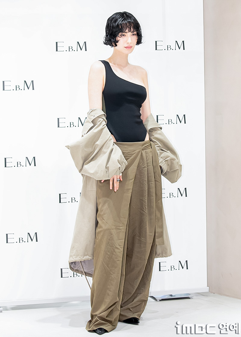 [움짤] 나나, 좌중압도 글로벌 자신감
