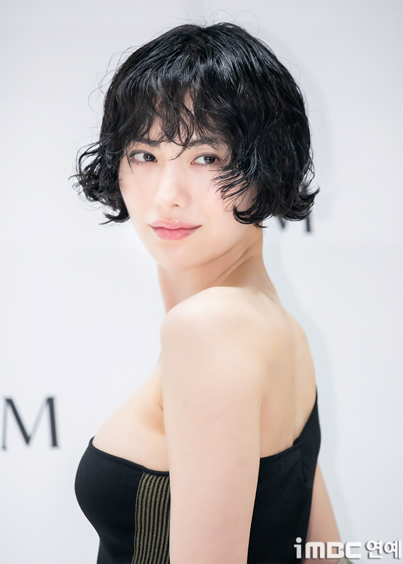 [움짤] 나나, 좌중압도 글로벌 자신감