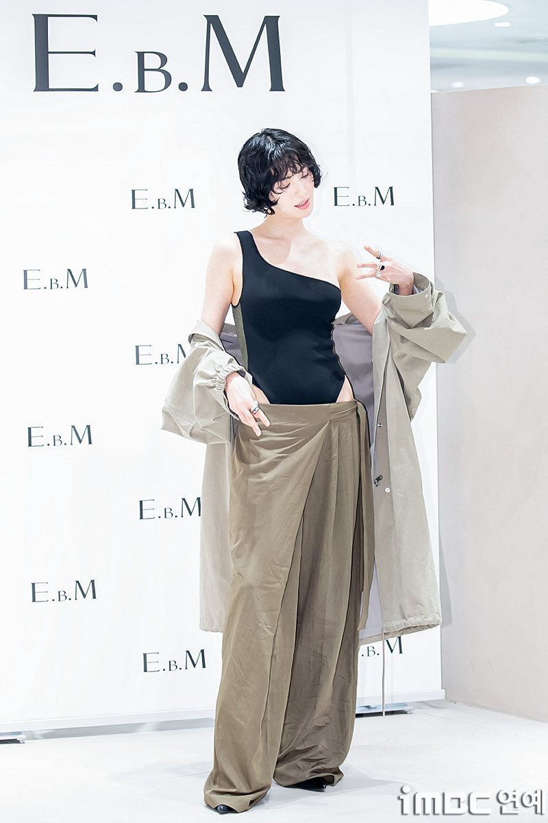[움짤] 나나, 좌중압도 글로벌 자신감