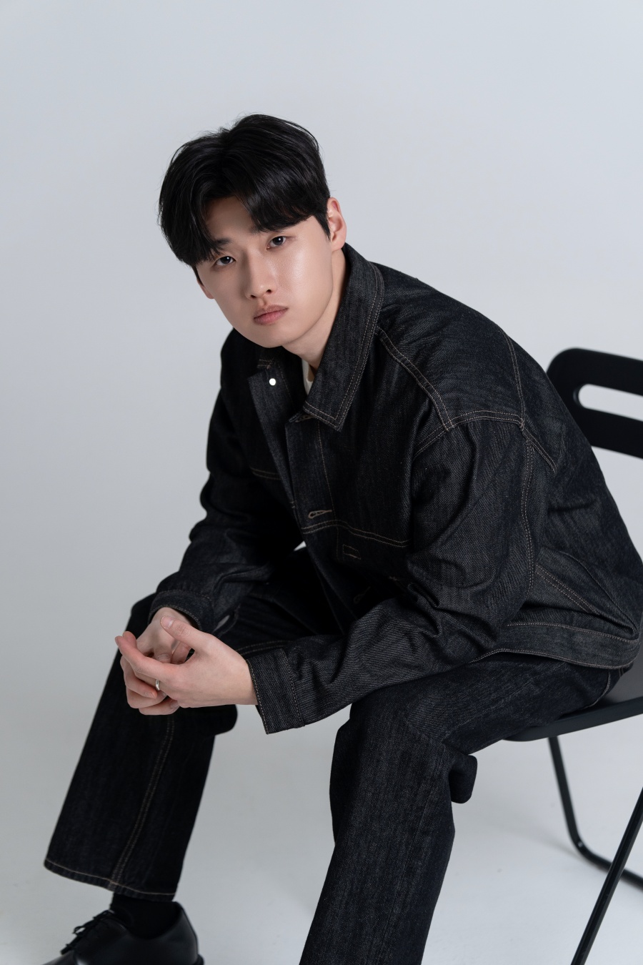'거룩한 밤' 이다윗 "영적인 기운보다 과학기술 이용한 다크히어로" [영화人]