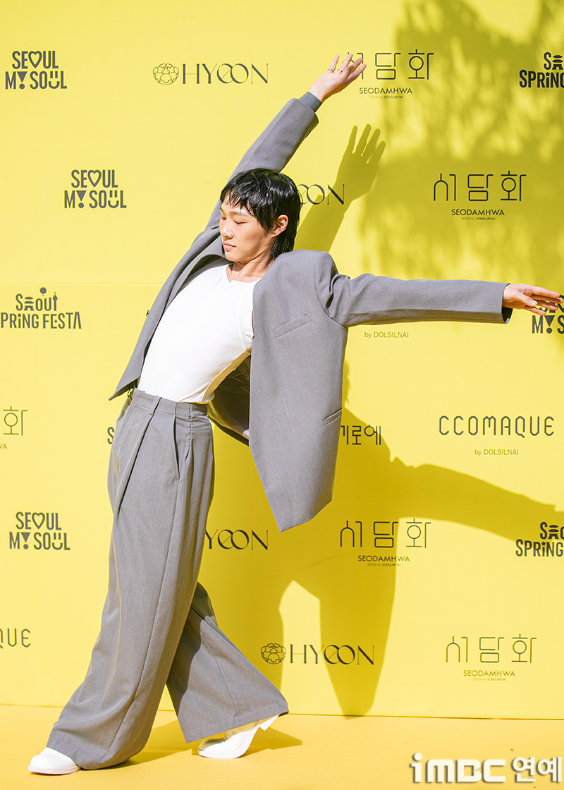 [포토] 기무간, 봄 나비처럼