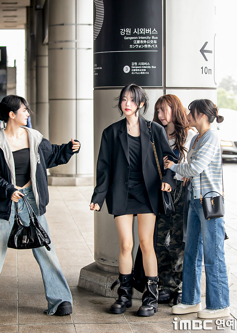 [포토] QWER 히나, 자이언트 베이비