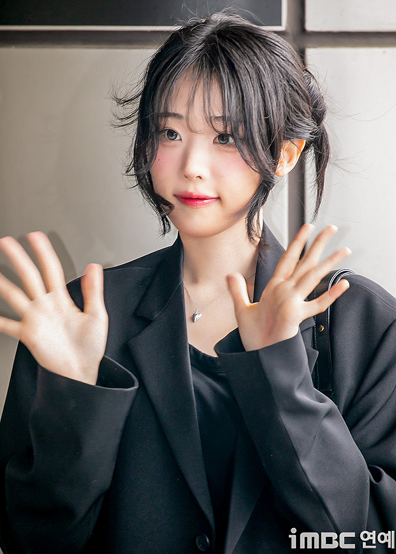 [포토] QWER 히나, 자이언트 베이비